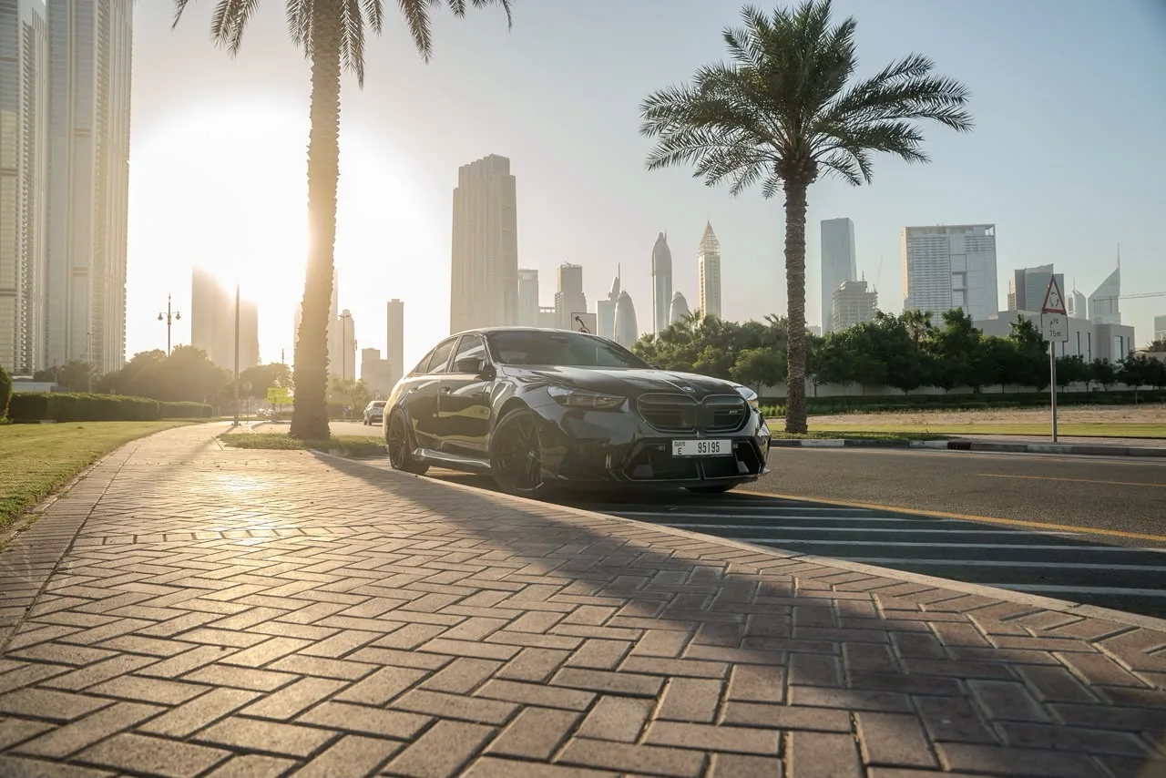 BMW M5 G90 2026 — photo 2