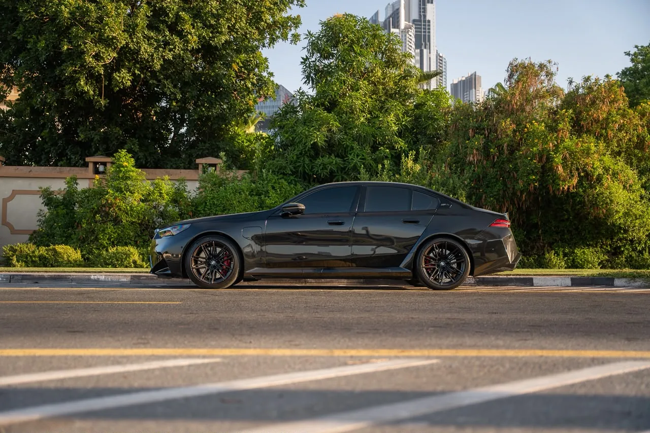 BMW M5 G90 2026 — photo 3