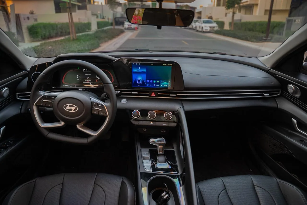 Hyundai Elantra 2025 — photo 5